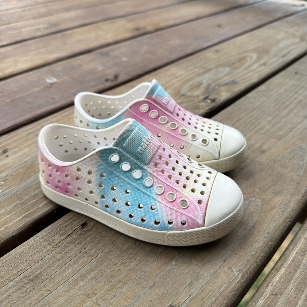 Native Kids Water Shoes Tie-Dye Pink Blue White